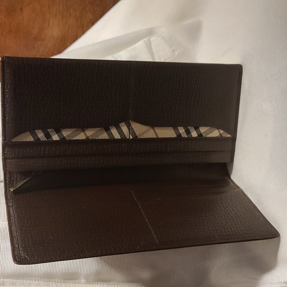 Auth Burberry dark  brown  leather wallet